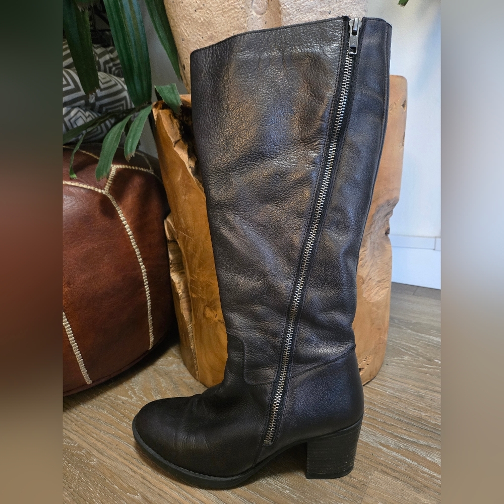 Made in Portugal Knee High Lined Leather Block Heeled Zip Up Boots - Picture 5 of 16